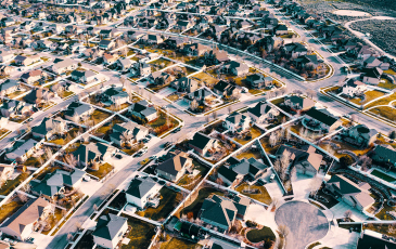 An aerial photo of a suburban neighborhood in Utah.