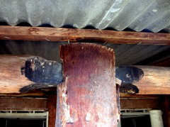 Joining roof timbers to supporting posts